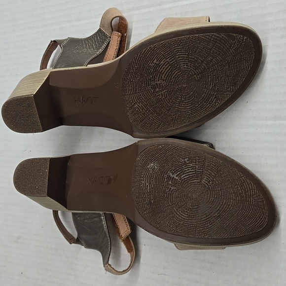 NAOT Women's Tan Leather Sandals Intact Khaki Beige/Pewter EU 39 US 8-8.5 - Picture 7 of 11